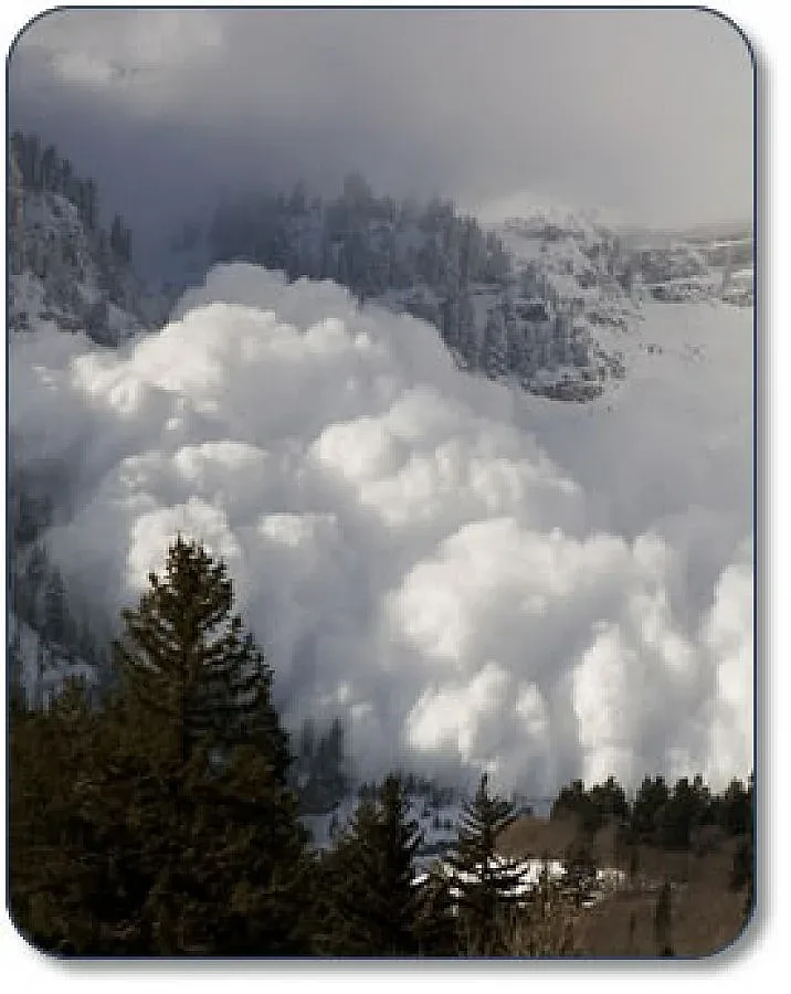 Лавина погуби четирима скиори