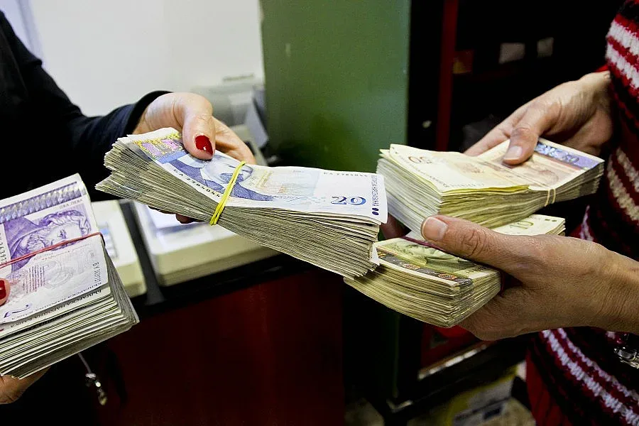 Станишев давал по 16 заплати