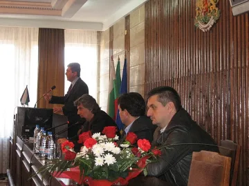 Първанов: Референдум за шистовия газ и “Белене"