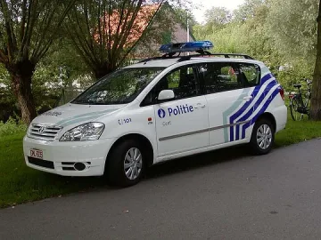 Нашенка хвърли бебето си в канала в Брюксел 