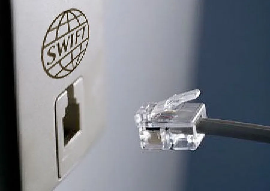 Спира банкирането със Сирия