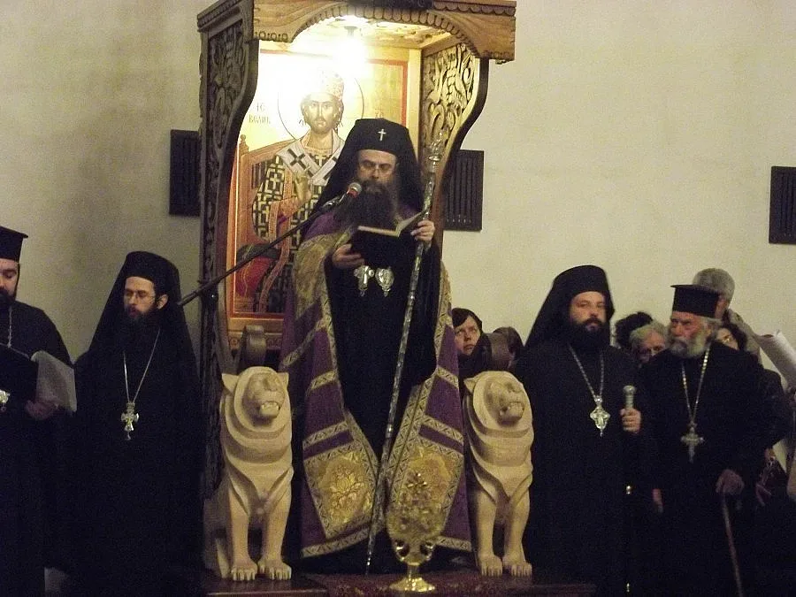Дядо Николай: Медиите рушат авторитета на църквата