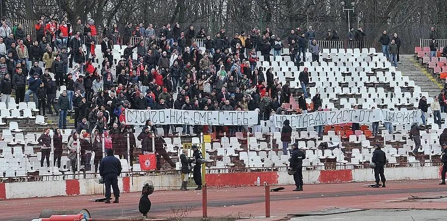"Титан" изпържи феновете със скъпи билети