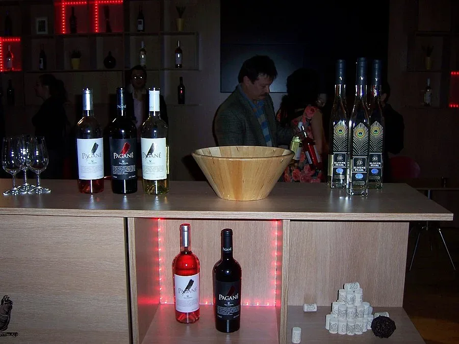 "Вила Любимец" показва "Пагане"