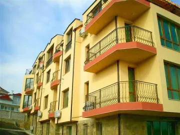 Продават на търг имоти на длъжник за 4,6 млн. лева  