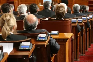 Депутати бойкотират закона за отпадъците