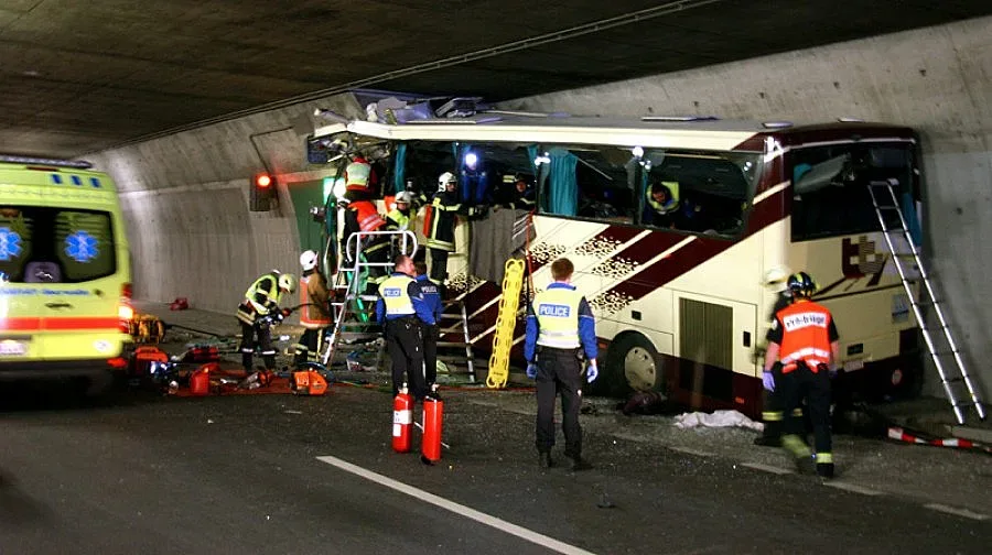 Три версии за кървавата катастрофа в Швейцария