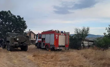 Огнен ад тормози страната! Борбата с пожарите продължава