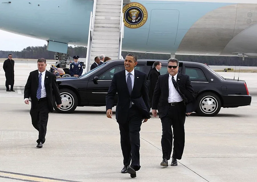 Обама поздрави Путин от "Еър Форс 1"