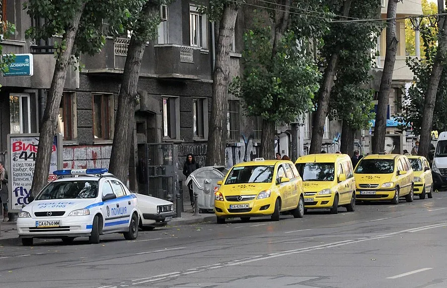 Цената на таксито скача с 15-20 ст. на километър
