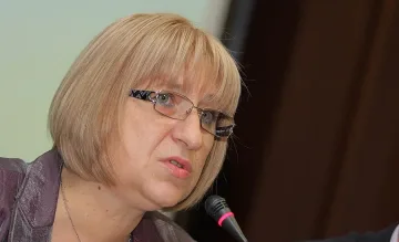 Цецка Цачева сяда в "стола на истината"