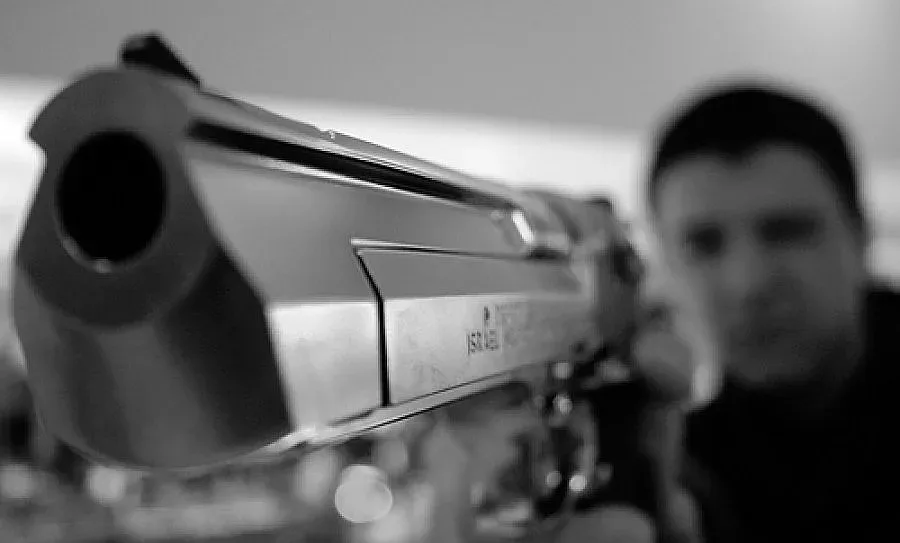 Психо стреля на месо в клиника (ВИДЕО)