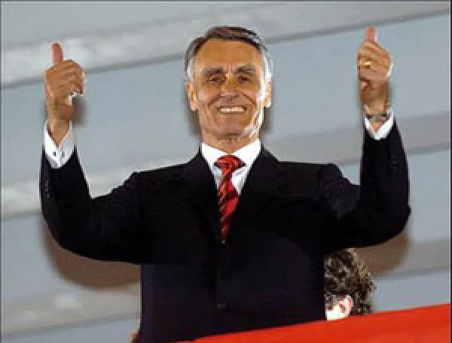 Народът подгони алчния президент на Португалия