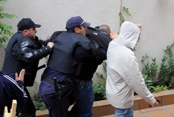 Спасиха от бандити семейство с детенце