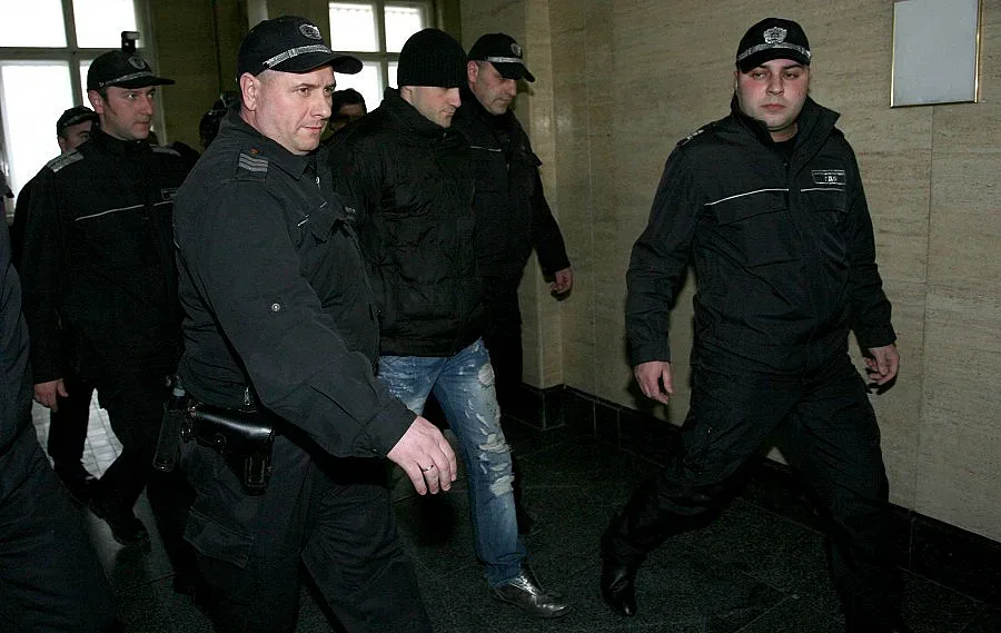 Багата скочил на Дъмпела след бутилка водка