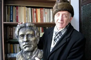 Крадци зарязаха барелеф на Левски в Букурещ