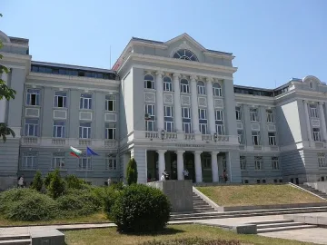 Директор на болница платил на Сумиста за побой над съдружник