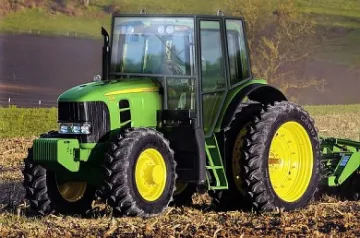 Пиромани подхванаха и тракторите