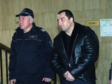 Митьо Очите излезе от затвора