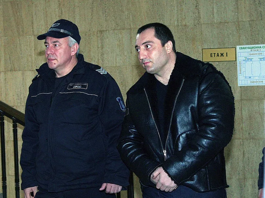 Митьо Очите излезе от затвора