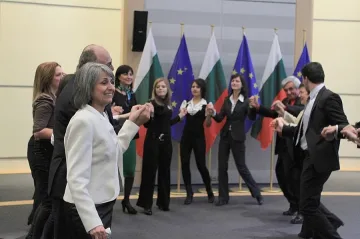 Българско хоро люшна Европарламента (СНИМКИ)