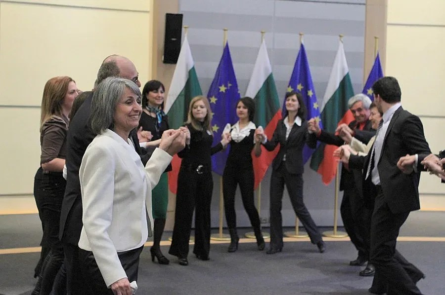 Българско хоро люшна Европарламента (СНИМКИ)