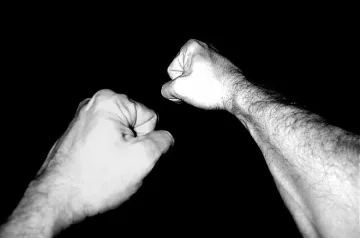 20 пияни се млатиха в центъра на София