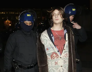 Полицията раздигна лагера на "Окупирай Лондон"