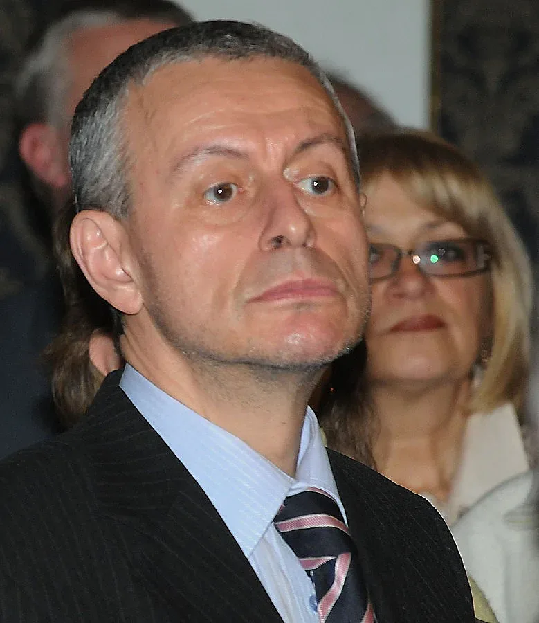 Паси ъпгрейдва НДСВ