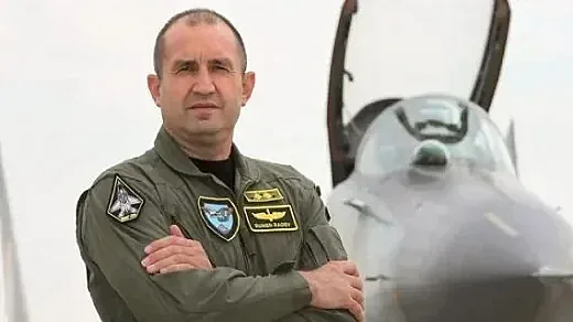 Радев изненада! Ще лети над София