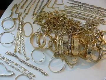 Маскирани задигнаха 3 кила злато от ателие