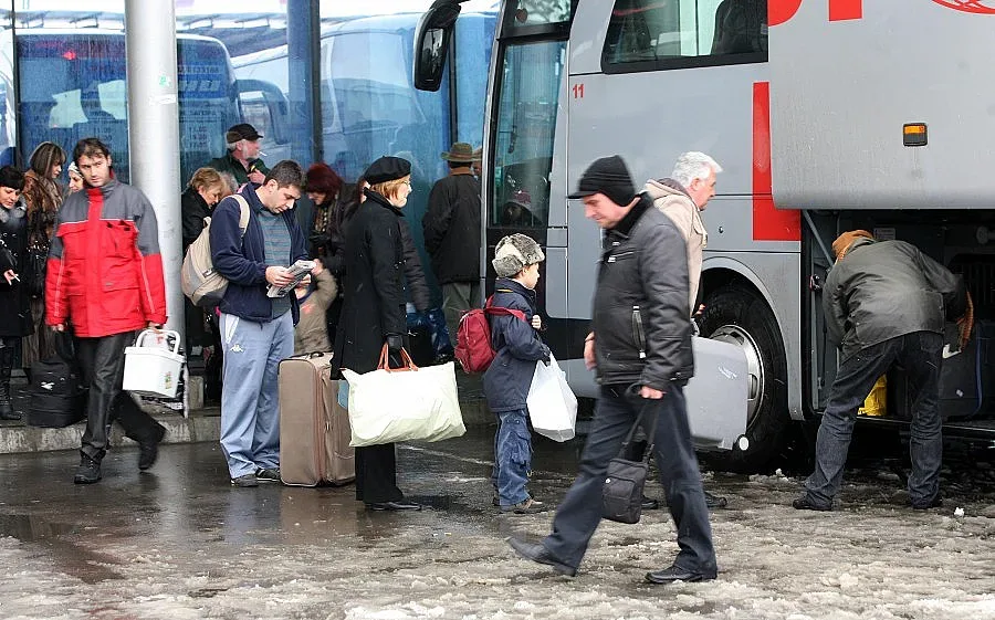 Автобуси се точат за скок на билета с 8%
