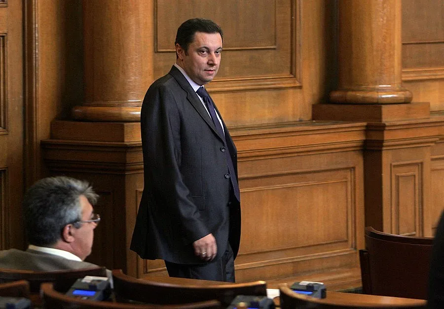 Яне Янев: Първанов не е в час