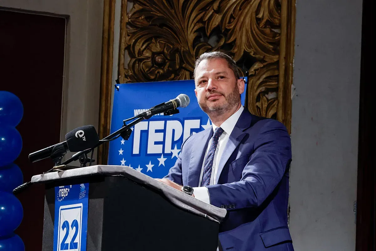 Делян Добрев с призив към Радев