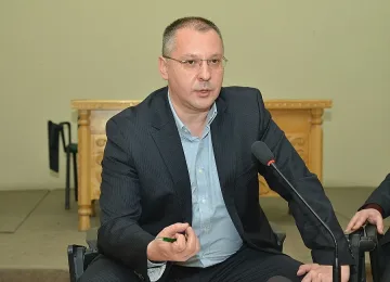 Първанов проговаря, Станишев в Сърбия
