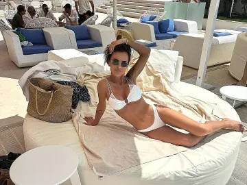 Фолкдивата Мария събра погледите на плажа