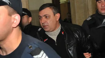 Цветанов: Язовири се използват за пране на пари