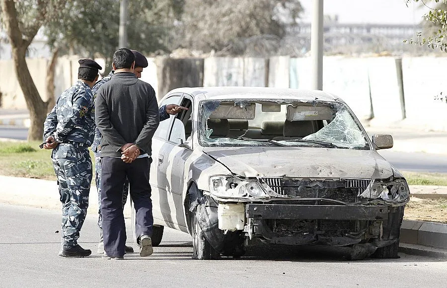 Кола бомба уби 15 в Багдад
