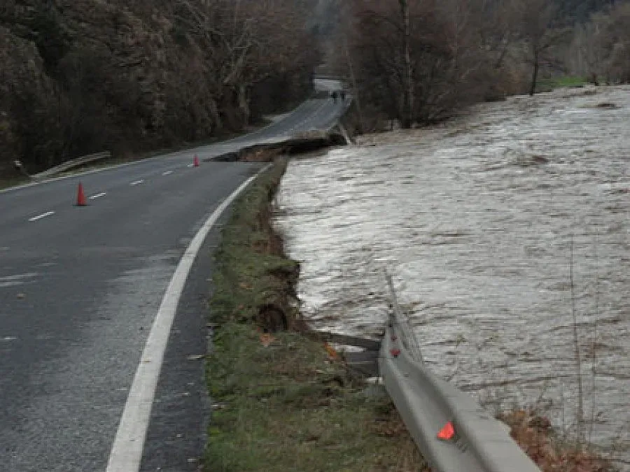 Струма застрашава пътя към Гърция