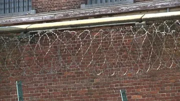 Закопчаха избягал затворник - изнасилвач