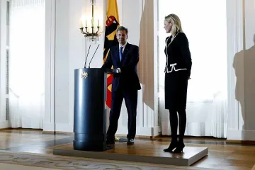 Край на ерата на президента Кристиан Вулф 