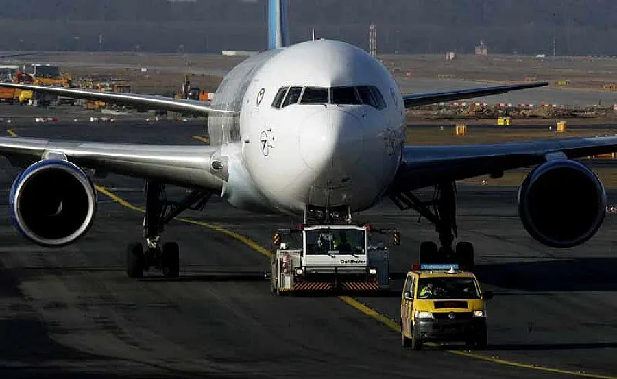 Нови мерки в САЩ! Съкращават полети до...