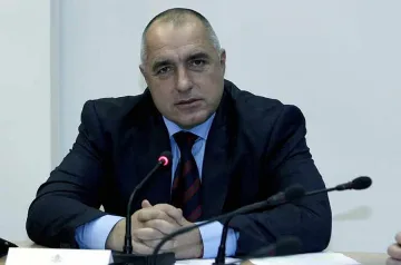 Бойко плаши министри с "командировка" на реката в Кричим