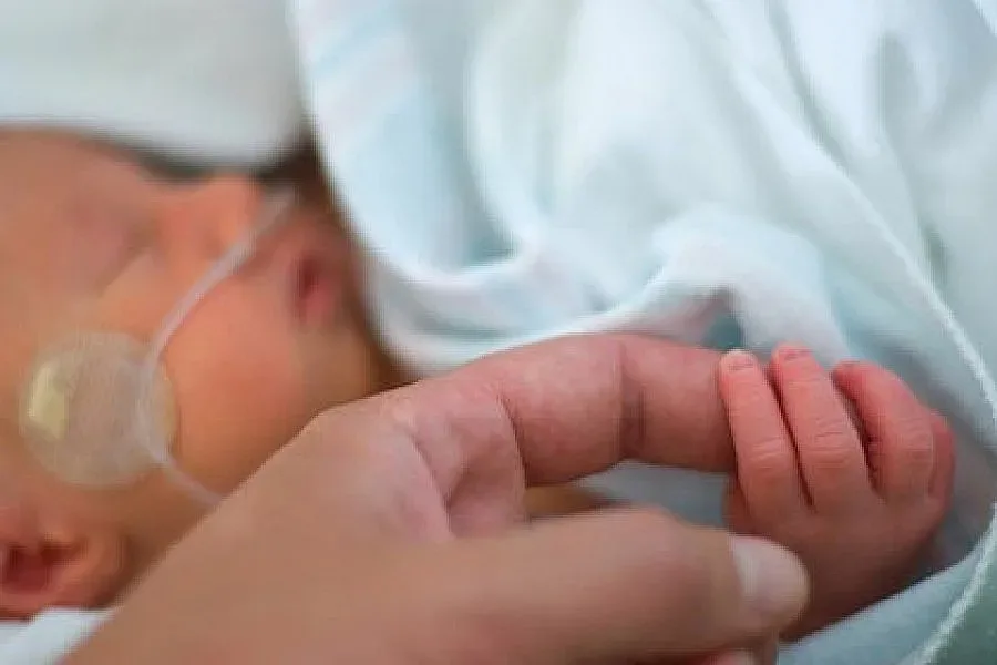 Продават бебе от родилното в Разград