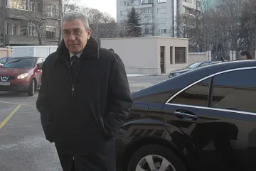 Архиви на съда тънат в кал
