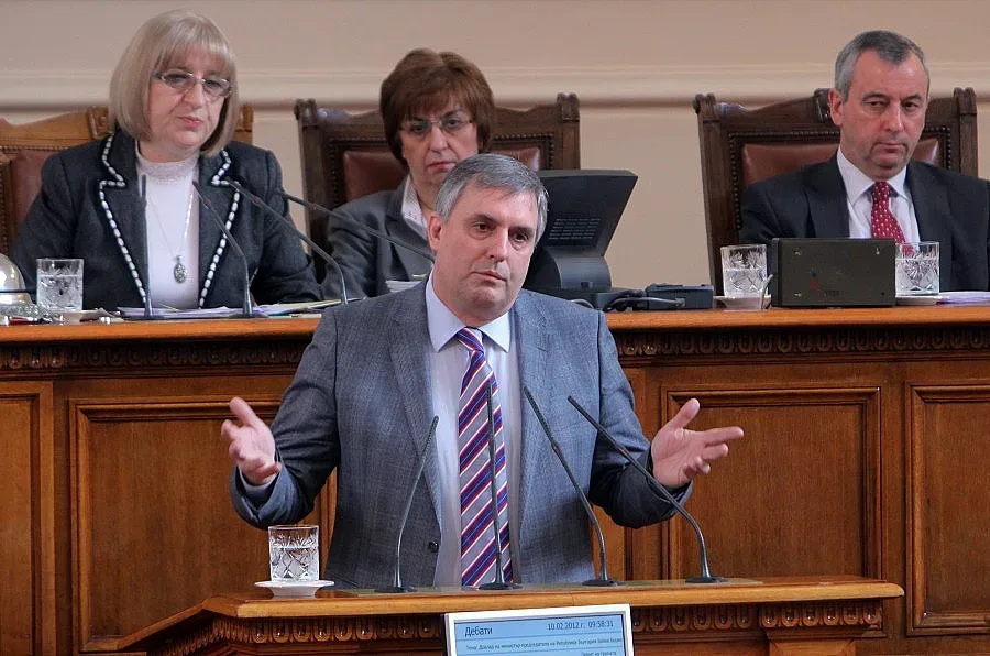 Калфин: Страницата с АКТА трябва да бъде затворена