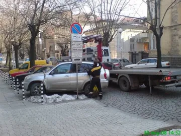 Паяк вдига коли върху шахти