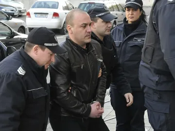 Искат 20 г. затвор за похитителя от Сливен 
