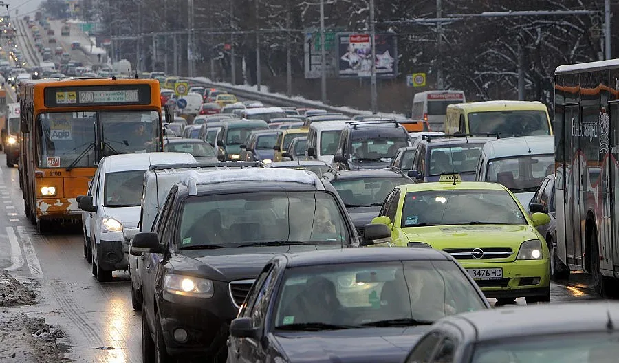 Пиян шофьор се заби в автобус 280 на "Плиска"