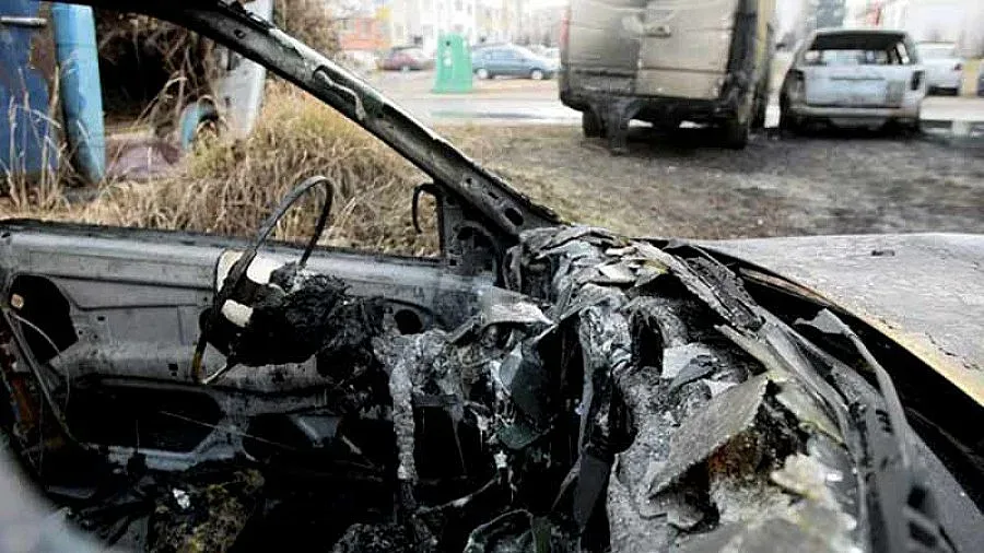 Запалиха колата на брата на Сиджимата 